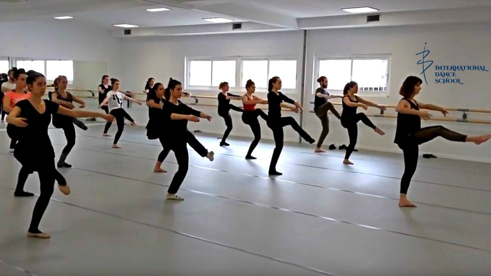 danza baile urban clásica española contemporánea teatro musical international dance school alicante clase marchu lorente