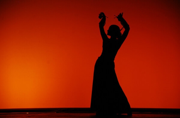 danza espanola bailarina flamenco silueta carmen maria coy canovas escuela internacional de danza international dance school alicante